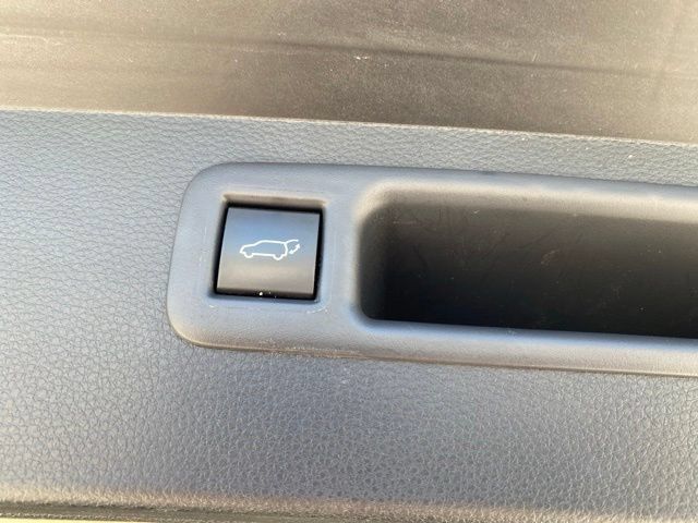 Certified 2025 Toyota Highlander XLE AWD/4WD image 5
