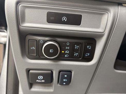 Used 2025 Ford F150 Lariat w/ Equipment Group 501A Mid AWD/4WD image 15