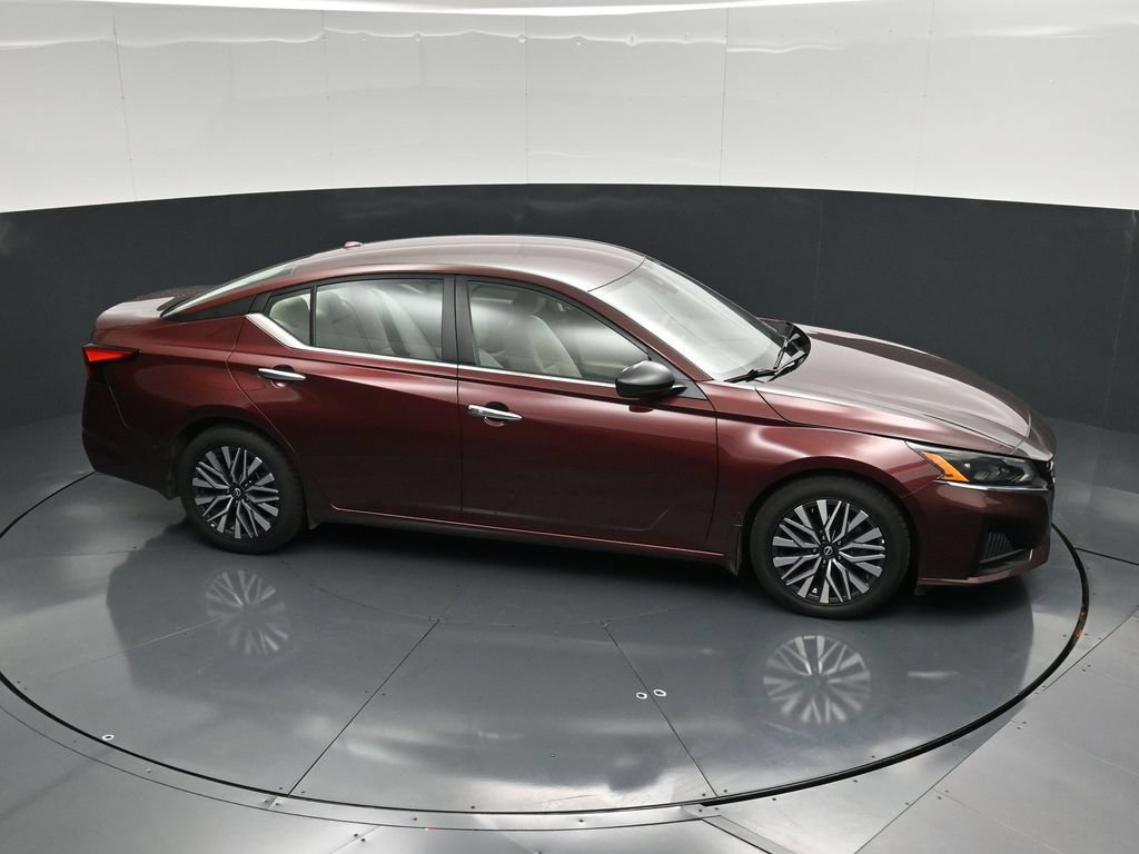 Used 2024 Nissan Altima 2.5 SV FWD image 36