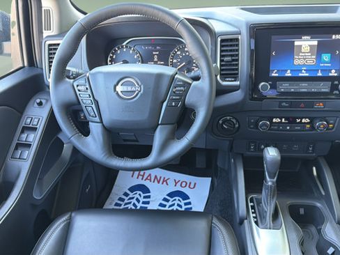 Used 2024 Nissan Frontier SL w/ Technology Package AWD/4WD image 10