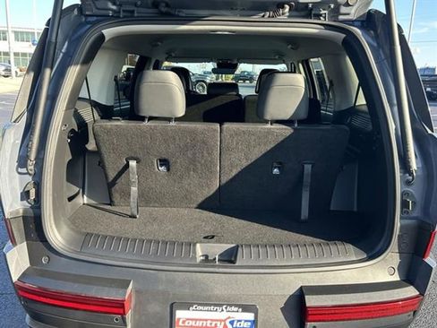 Used 2025 Hyundai Santa Fe SEL image 9