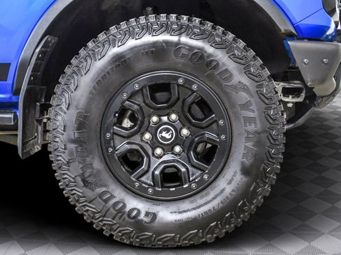 Used 2023 Ford Bronco Wildtrak image 29