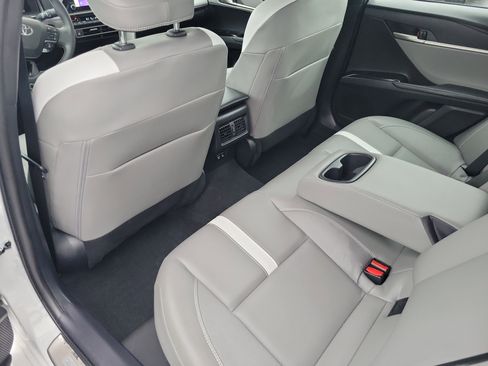 Certified 2025 Toyota Camry SE image 12