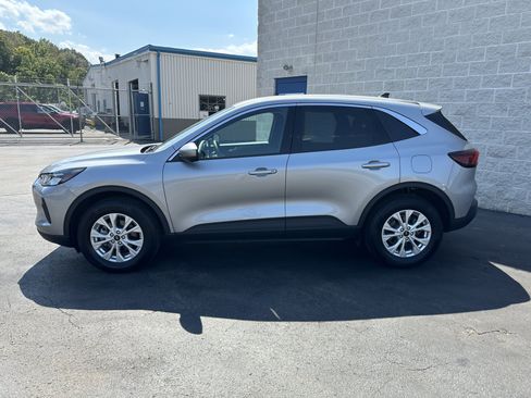 Used 2024 Ford Escape Active w/ Tech Pack #2 AWD/4WD image 4