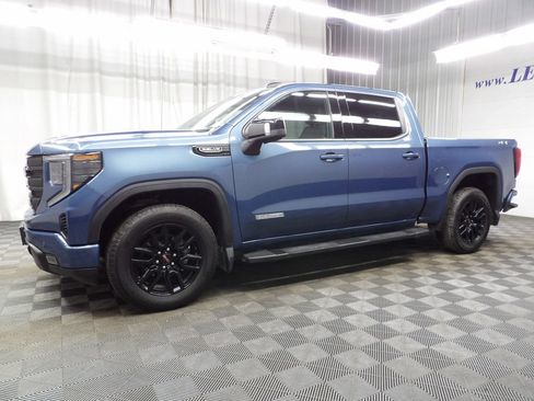 Used 2026 GMC Sierra 1500 Elevation w/ Elevation Premium Package AWD/4WD image 9