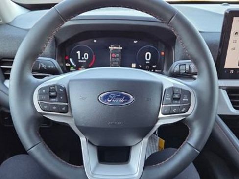 New 2026 Ford Explorer Active w/ Active Comfort Package image 7