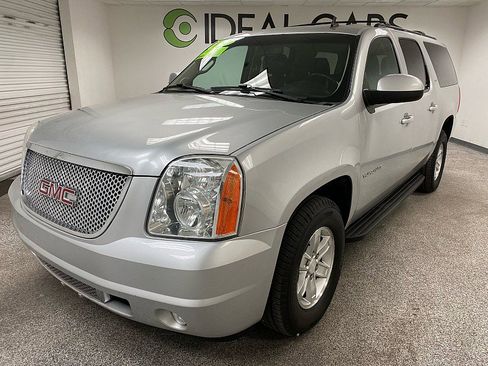 Used 2014 GMC Yukon XL SLT image 1