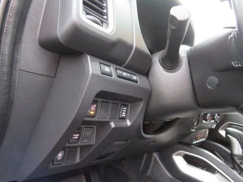 Used 2023 Nissan Frontier SV w/ SV Convenience Package image 35