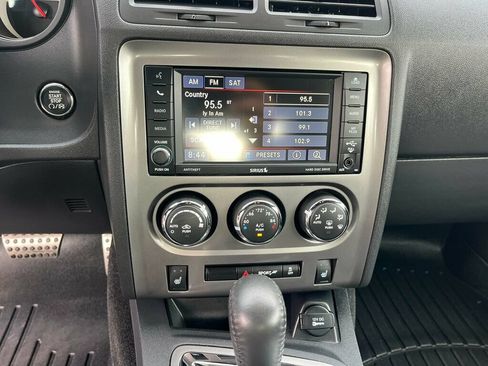Used 2014 Dodge Challenger R/T RWD image 28