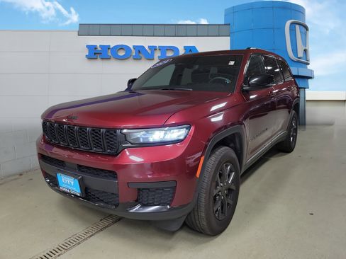 Used 2024 Jeep Grand Cherokee L Altitude AWD/4WD image 2