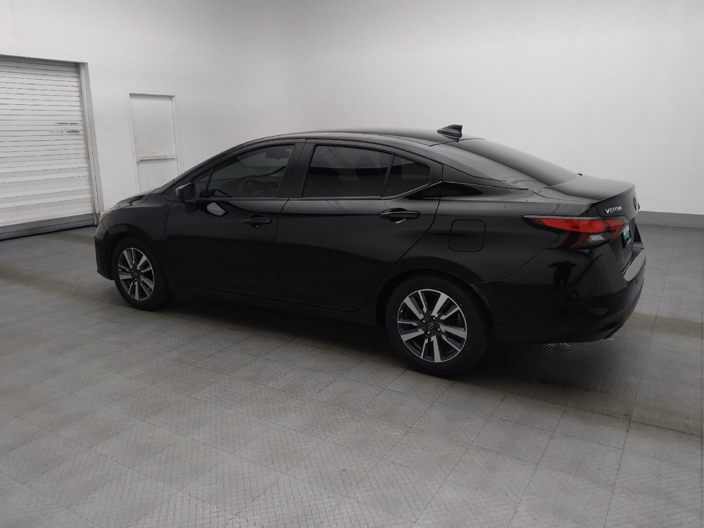 Used 2023 Nissan Versa SV FWD image 3