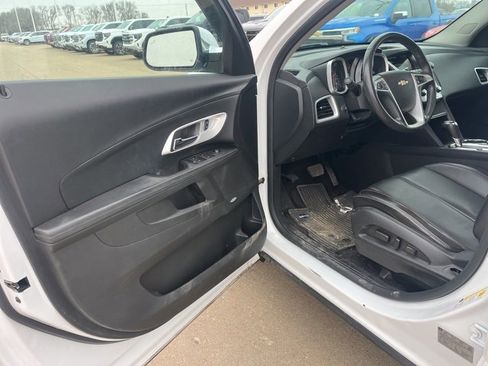 Used 2016 Chevrolet Equinox LTZ w/ Enhanced Convenience Package image 9