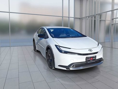 New 2026 Toyota Prius Plug-In Hybrid image 5