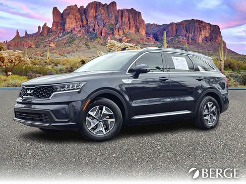 Used 2022 Kia Sorento S image 2