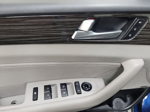 Used 2015 Hyundai Sonata Limited w/ Option Group 06 FWD image 27