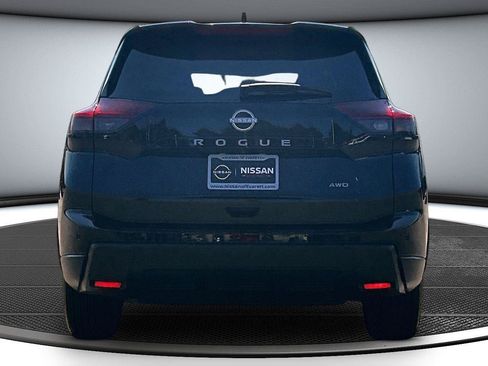 Used 2024 Nissan Rogue S AWD/4WD image 5