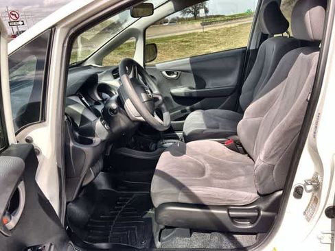 Used 2010 Honda Fit image 3
