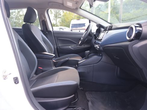 Used 2024 Nissan Versa SV FWD image 15