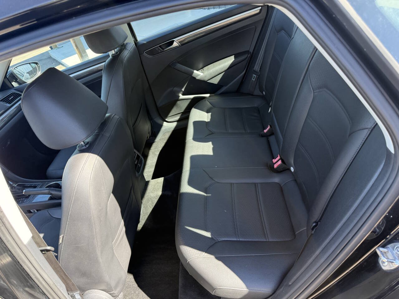 Used 2016 Volkswagen Passat 1.8T SE FWD image 20