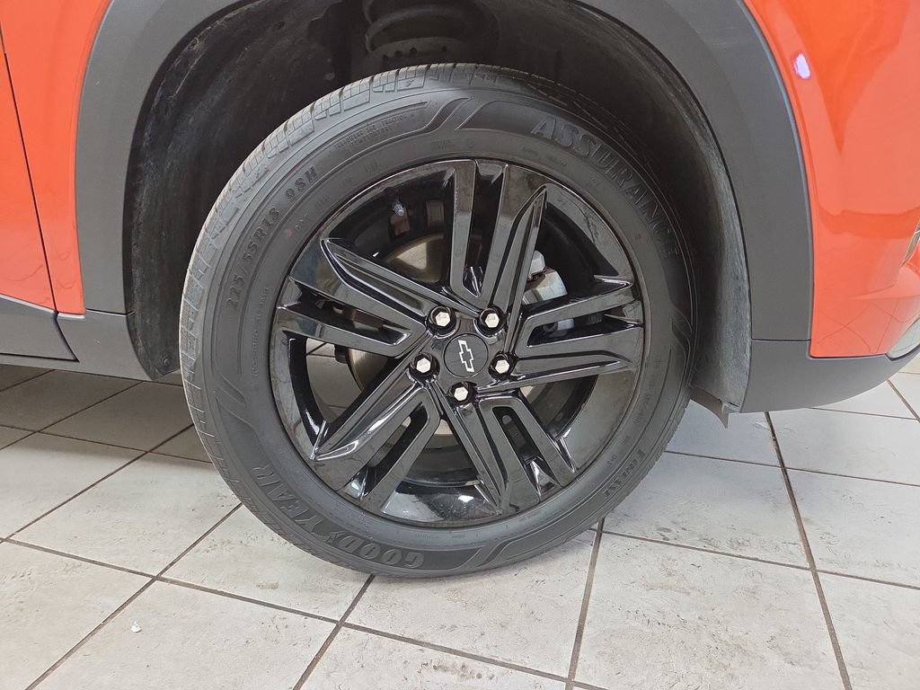 Certified 2024 Chevrolet Trax ACTIV w/ Sunroof Package FWD image 8