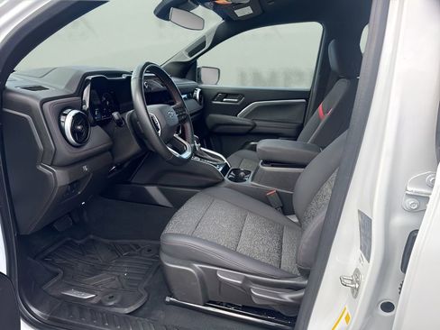 Used 2024 Chevrolet Colorado Z71 w/ Advanced Trailering Package image 9