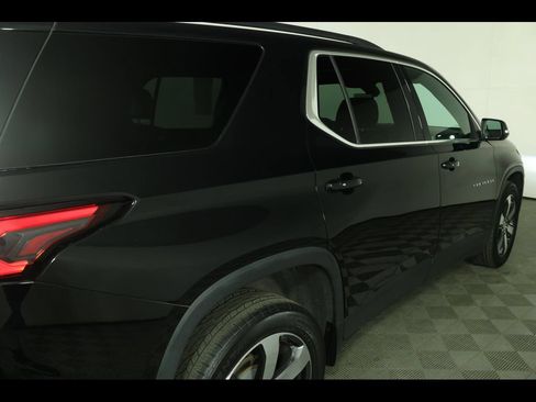 Used 2023 Chevrolet Traverse LT w/ LT Premium Package AWD/4WD image 21