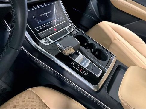 Used 2025 Audi Q8 Premium Plus w/ Premium Plus Package image 17
