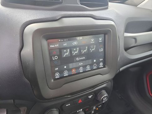 Used 2020 Jeep Renegade Trailhawk w/ Premium Leather Group image 22