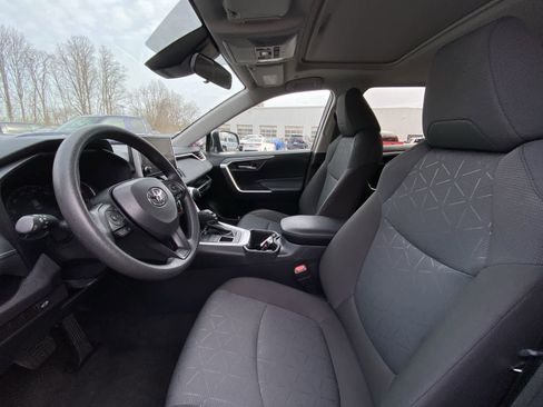 Used 2025 Toyota RAV4 XLE w/ Convenience Package image 20