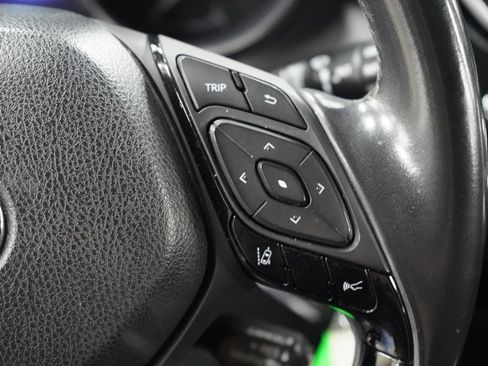 Used 2018 Toyota C-HR XLE FWD image 15