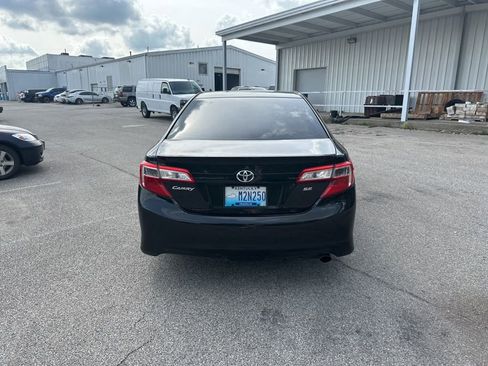 Used 2014 Toyota Camry SE FWD image 6