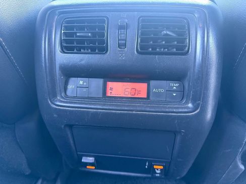 Used 2014 Nissan Pathfinder SL w/ SL Tech Package image 28