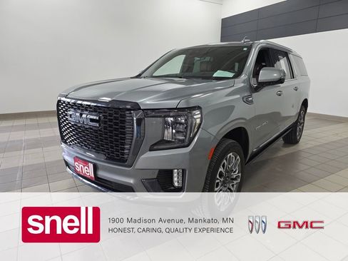 Used 2023 GMC Yukon XL Denali Ultimate image 1