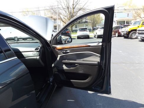 Used 2010 Cadillac SRX Luxury image 11