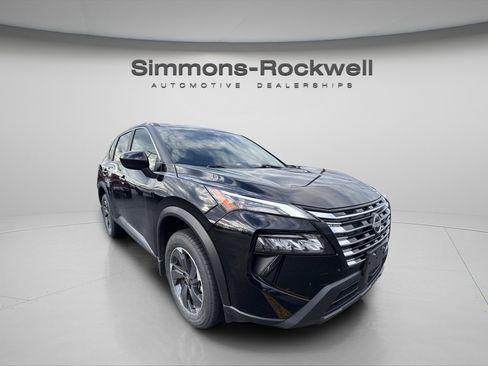 Used 2025 Nissan Rogue SV AWD/4WD image 4
