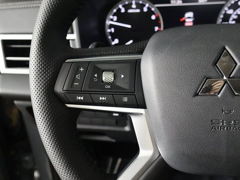 New 2026 Mitsubishi Outlander SE image 44