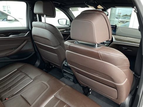 Used 2021 BMW 540i image 29