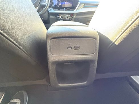 Used 2024 Chevrolet Trax LT w/ LT Convenience Package image 16