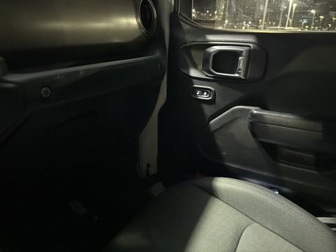 Used 2020 Jeep Gladiator Sport w/ Quick Order Package 24S image 21