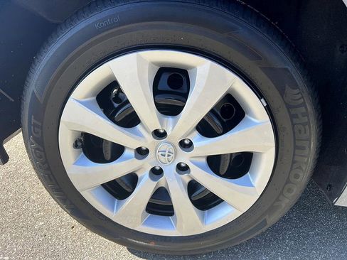 Used 2023 Toyota Corolla LE image 11