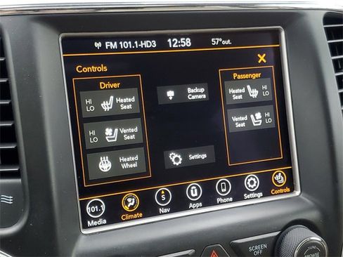 Used 2018 Jeep Grand Cherokee Overland image 28