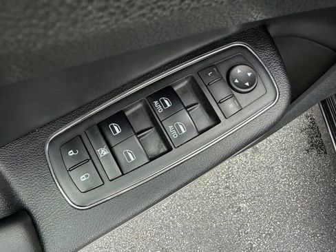 Used 2023 Chrysler 300 Touring w/ Sport Appearance Package RWD image 10