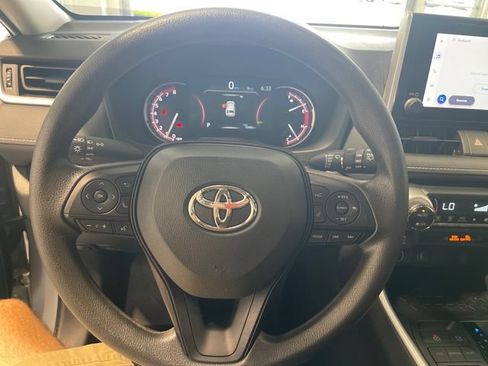 Used 2025 Toyota RAV4 XLE FWD image 8