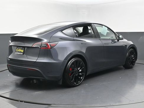 Used 2022 Tesla Model Y Performance image 4
