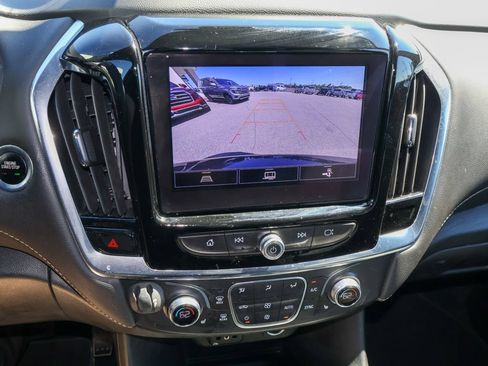Used 2022 Chevrolet Traverse LT AWD/4WD image 17