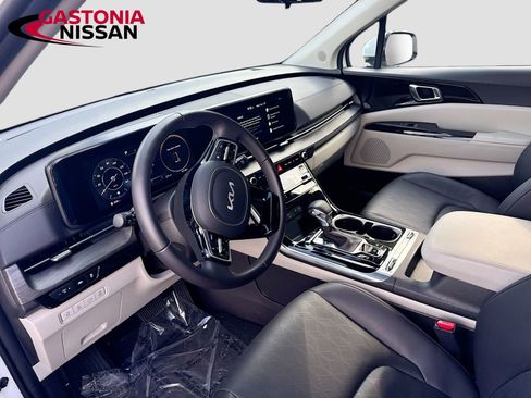 Used 2024 Kia Carnival SX FWD image 11