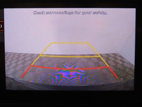 Used 2024 Kia Carnival LX image 12