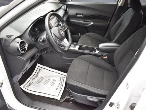 Used 2023 Nissan Kicks SV FWD image 14