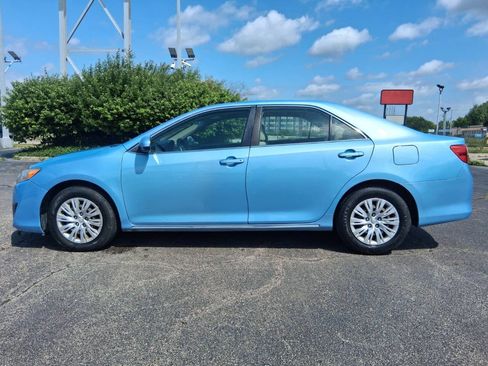 Used 2012 Toyota Camry LE FWD image 4