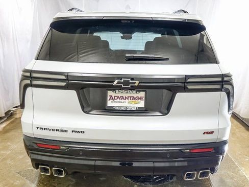 New 2026 Chevrolet Traverse RS w/ LPO, Floor Liner Package image 6